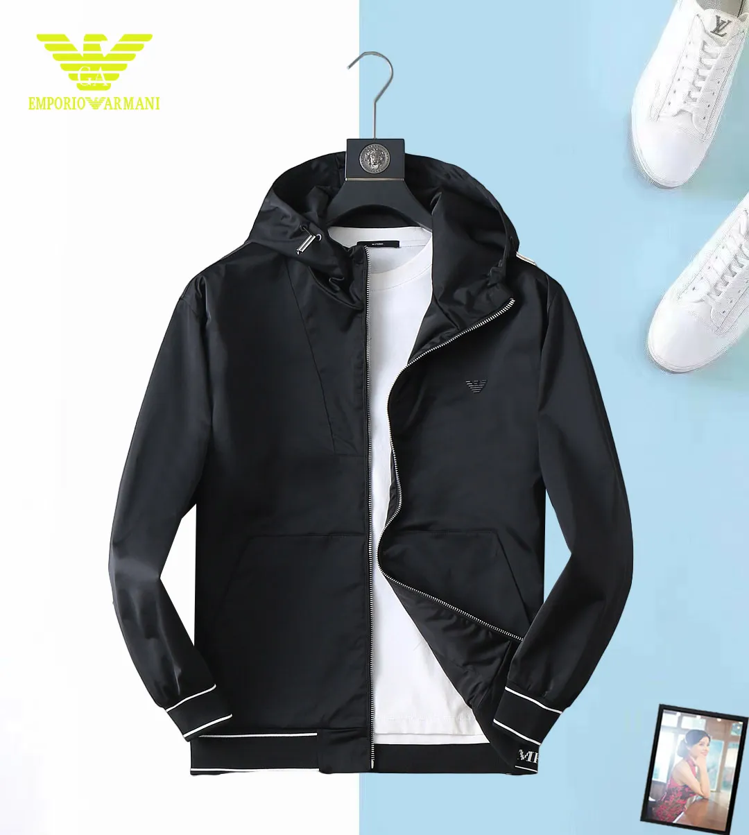 Armani official website Same Style, complete with three labels, on sale in advance. 2026 Autumn and Winter New Arrival men's jacket, Original with complete three labels, Premium version. Custom-made fabrics at the counter. Breathable, high comfort, impeccable details, brand element design concept, reflecting high quality. It feels delicate and soft, presents a casual cut, and has a great upper body shape. Sizes: M～3XL,